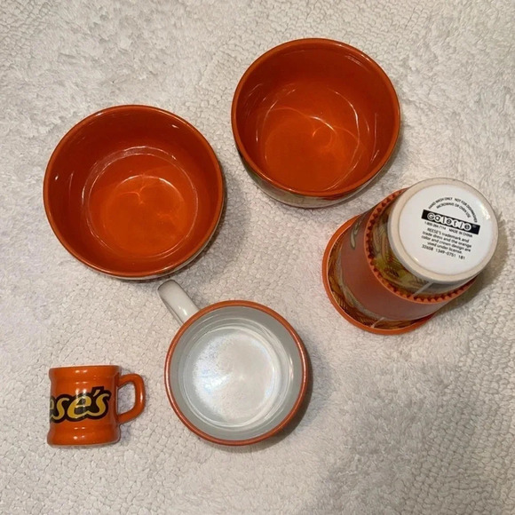 8pc Reese’s Peanut Butter & Chocolate Hershey’s Candy Bundle Collectibles/Cups - Picture 11 of 16